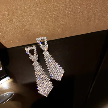 Moda Tam Rhinestone Uzun Büyük Damla Küpe Kadınlar için Parlak Kravat Şekilli Kristal Düzensiz Dangle Küpe Takı noel hediyesi 3