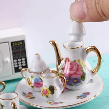 8 adet / takım 1/12 Dollhouse Minyatür Vintage Baskı Seramik Çay Seti Çaydanlık Çay Fincanı Tepsi Mutfak Sofra Modeli Bebek Evi Dekor