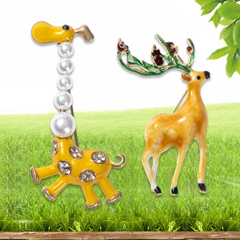 WYBU Zürafa Broş Kadınlar için Hayvan Broş Pin Kuğu At Sevimli moda takı Altın Renk Hediye Çocuklar İçin Zarif Broş 15