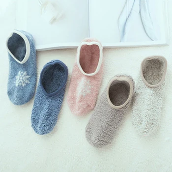 2022 Yeni Kış Kadın Terlik Çorap kaymaz Kalın Sıcak Polar Çorap Yatak ev çorabı Ayak Bileği Çorap Kat Kalın Rahat Unisex Katı 18